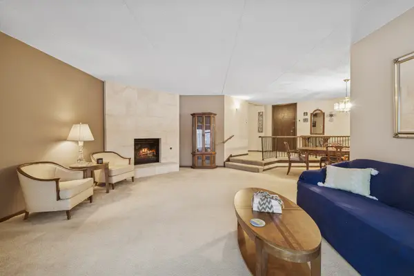7930 W Lakeview CT #1B, Palos Heights, IL 60463