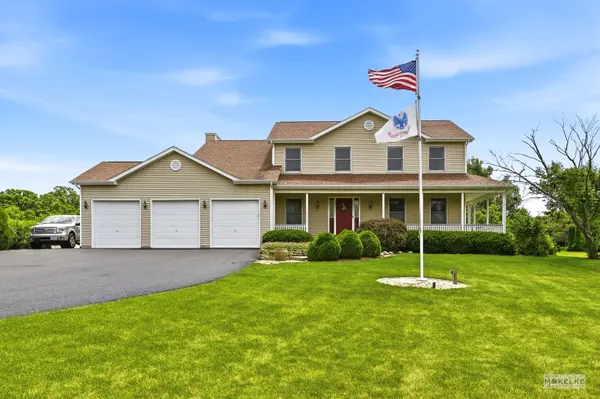 2066 Bernadette LN, Yorkville, IL 60560