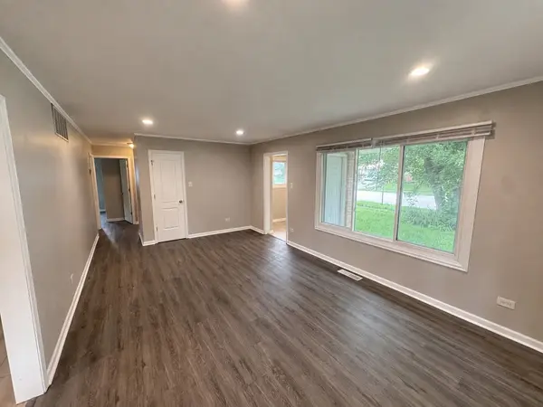 103 Shabbona DR, Park Forest, IL 60466