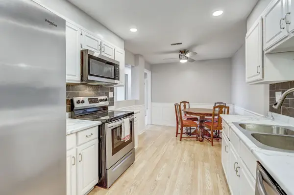 1717 W CRYSTAL LN #512, Mount Prospect, IL 60056