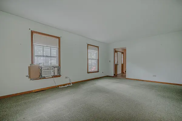 102 N Glendale AVE, Barrington, IL 60010