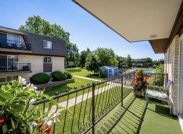 11103 S 84th AVE #2A, Palos Hills, IL 60465