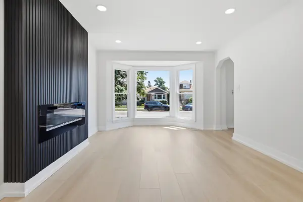 3250 N Olcott AVE, Chicago, IL 60634