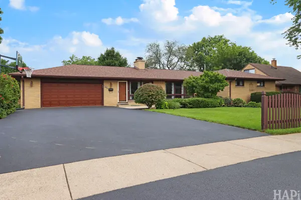 365 Woodland DR, Grayslake, IL 60030