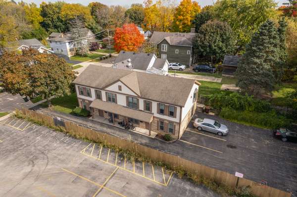 131 Newberry AVE #1S, Libertyville, IL 60048