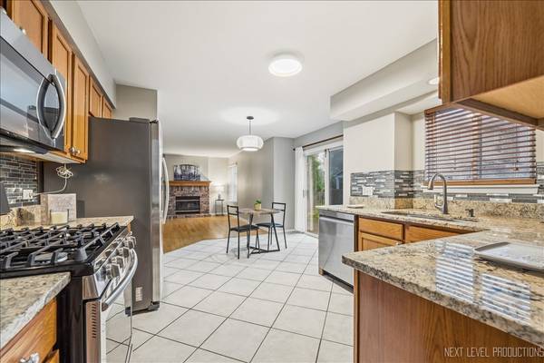 2712 Stockton RD, Naperville, IL 60564
