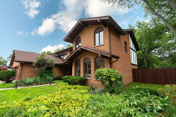 1355 Carol LN, Deerfield, IL 60015