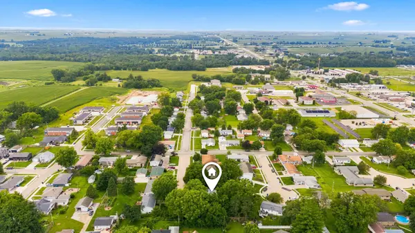 1110 8th ST, De Witt, IA 52742