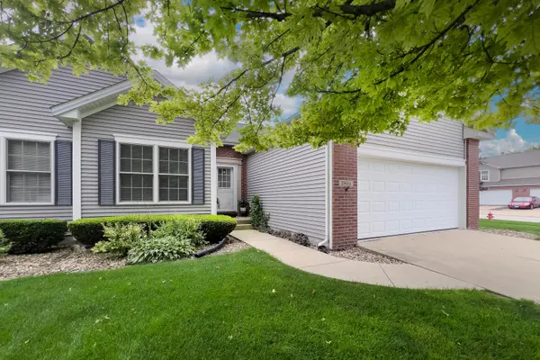 2893 Benson LN,  Normal,  IL 61761