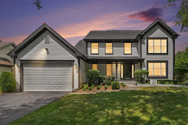 812 W Kelly Ann DR, Palatine, IL 60067