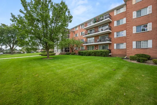 1060 N Farnsworth AVE #1206, Aurora, IL 60505