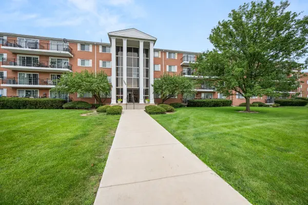 1060 N Farnsworth AVE #1206, Aurora, IL 60505
