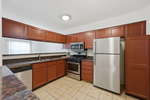 184 W Hamilton DR, Palatine, IL 60067