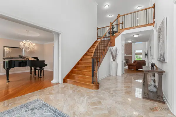 5 Hawthorn Grove CIR, Hawthorn Woods, IL 60047