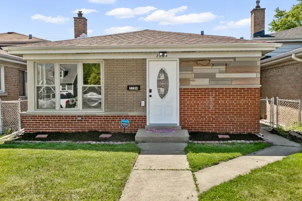 7704 Mcvicker AVE, Burbank, IL 60459