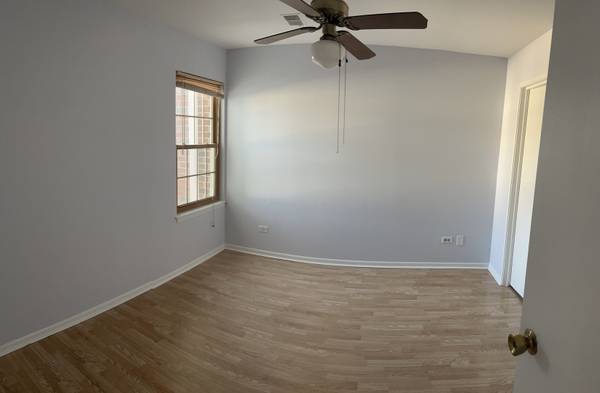1426 E Wyndham CIR #202, Palatine, IL 60074