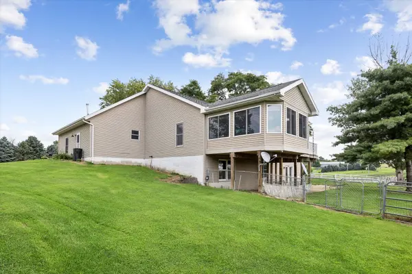 12433 Prairie Center RD, Morrison, IL 61270