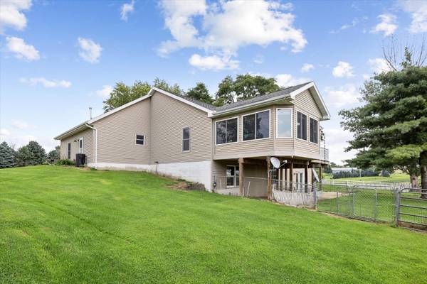 12433 Prairie Center RD, Morrison, IL 61270
