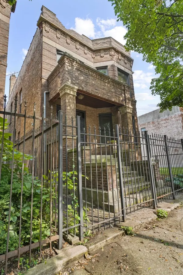 6215 S Evans AVE, Chicago, IL 60637