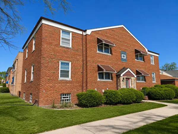 1106 Alima TER, La Grange Park, IL 60526