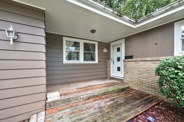 216 Fairmont DR, Dekalb, IL 60115