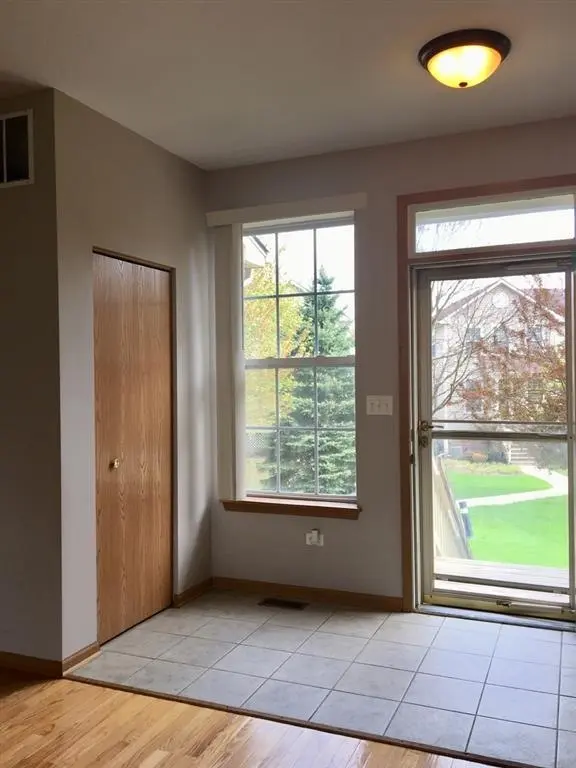 484 Littleton TRL, Elgin, IL 60120