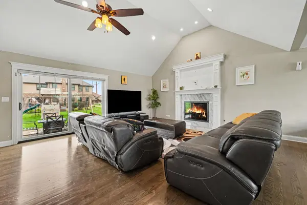 22620 Hunters TRL, Frankfort, IL 60423