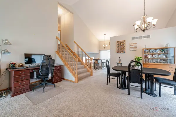 5513 Alexandria DR, Lake In The Hills, IL 60156