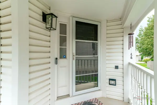5513 Alexandria DR, Lake In The Hills, IL 60156