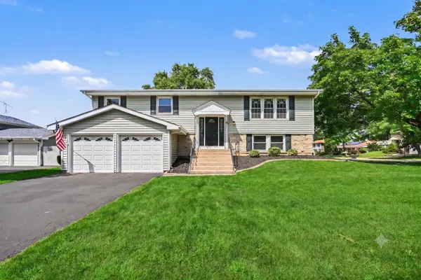 101 S Lancaster DR, Bolingbrook, IL 60440