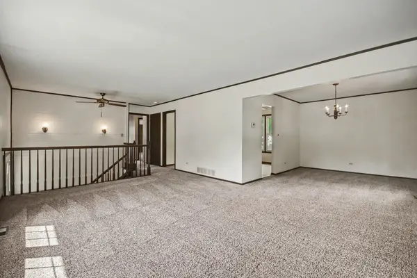 101 S Lancaster DR, Bolingbrook, IL 60440