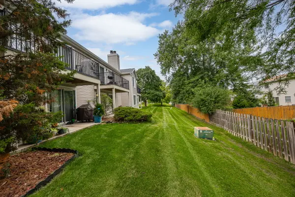 7020 Remington CT #101, Woodridge, IL 60517