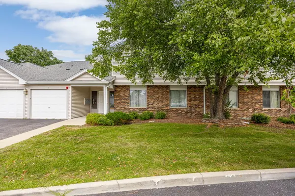 7020 Remington CT #101, Woodridge, IL 60517