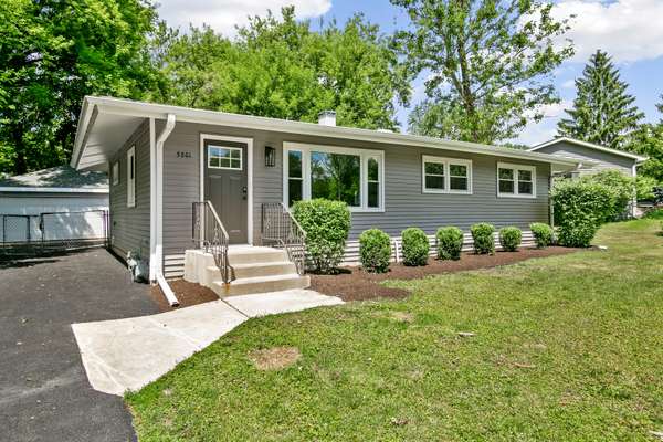 5301 Pistakee DR, Johnsburg, IL 60051
