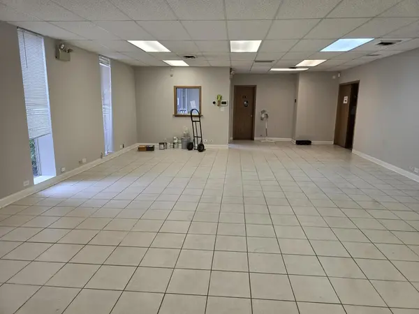 6445 N Hamlin AVE, Lincolnwood, IL 60712