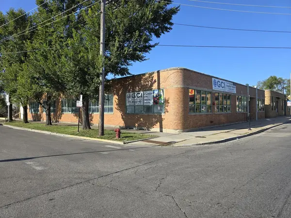 4535 W Addison ST, Chicago, IL 60641