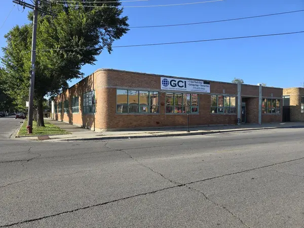 4535 W Addison ST, Chicago, IL 60641