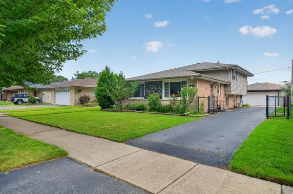 5328 W 138th PL, Crestwood, IL 60418