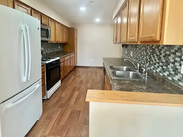 1420 Chippewa TRL, Wheeling, IL 60090