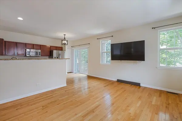 7509 Frontage RD, Skokie, IL 60077