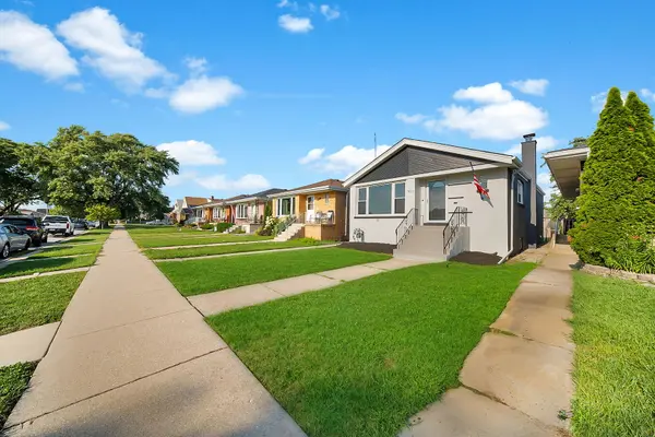 7823 Moody AVE, Burbank, IL 60459