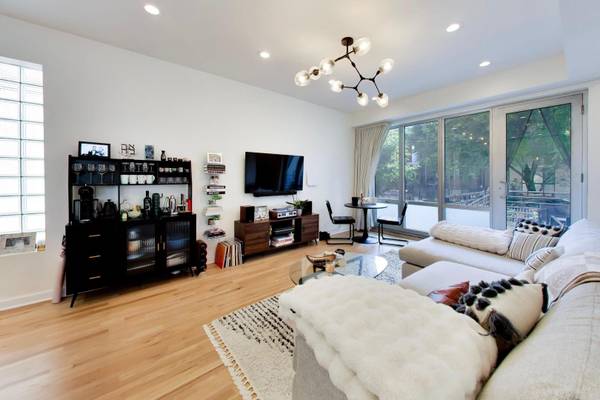 920 N Hermitage AVE #1F, Chicago, IL 60622