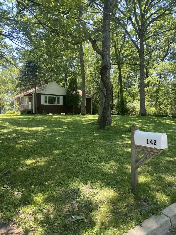 142 School ST, Wood Dale, IL 60191