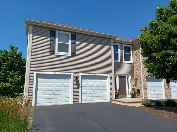 477 Village Green RD #201A, Naperville, IL 60540