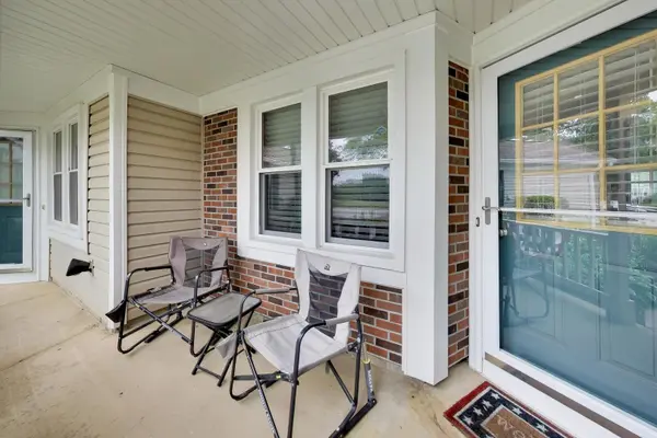 1711 Vermont DR, Elk Grove Village, IL 60007