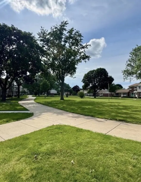 262 Station DR, Wood Dale, IL 60191