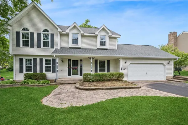 1335 Gaslight DR, Algonquin, IL 60102