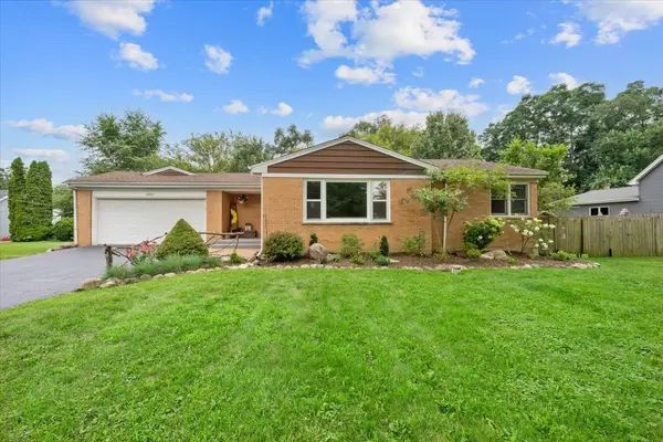 4003 Mccabe AVE, Crystal Lake, IL 60014