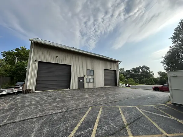 1904 Ogden AVE, Lisle, IL 60532