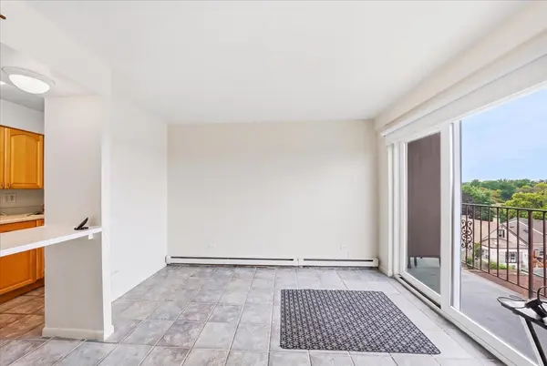 7830 W North AVE #511, Elmwood Park, IL 60707
